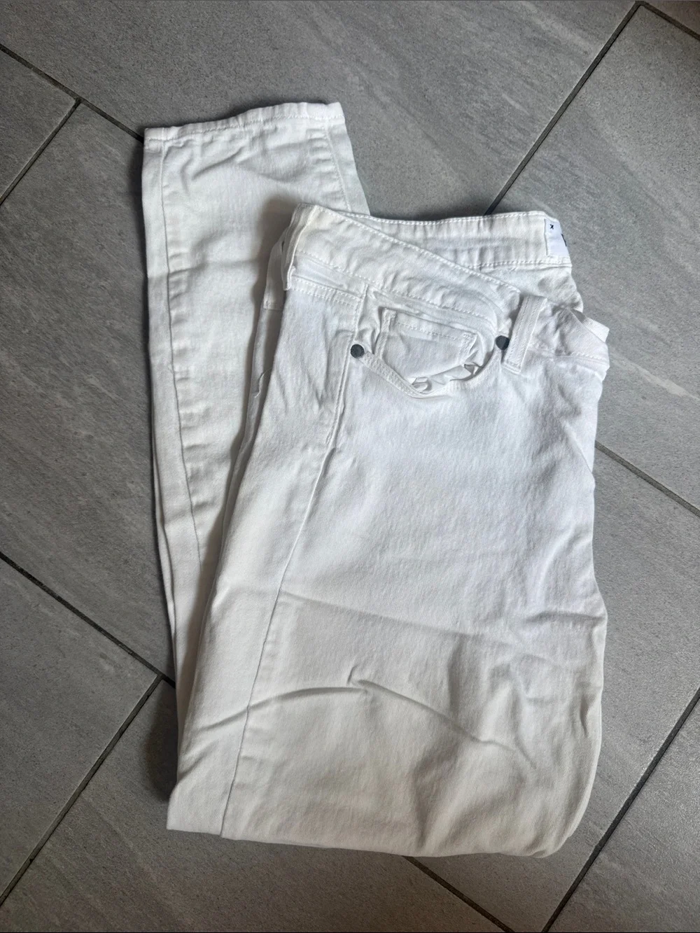 PAIGE Verdugo Skinny Ankle Mid Rise White Jeans Women's Size 31